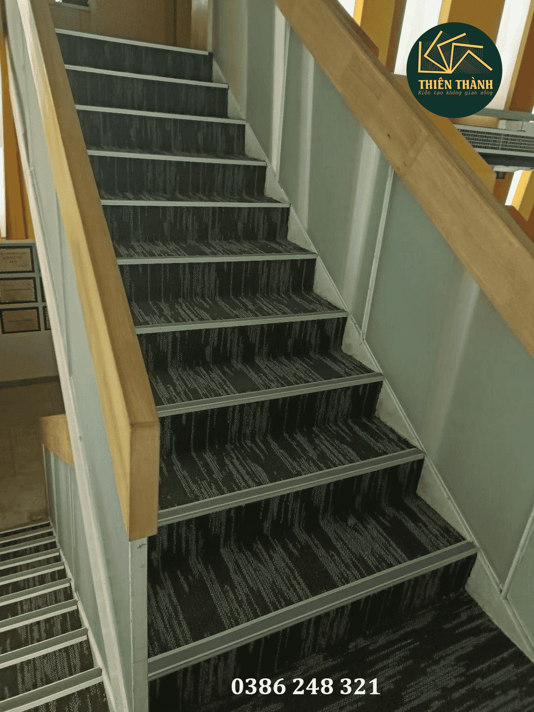 Thảm trải sàn cầu thang