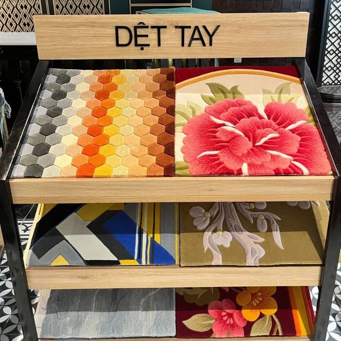 Thảm dệt tay đa dạng màu sắc và mẫu mã
