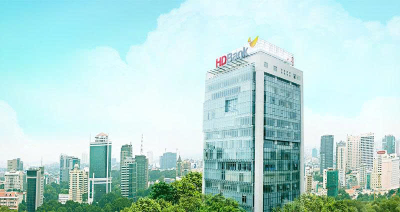 Thi Công Thảm Trải Sàn Hội Sở HD Bank 