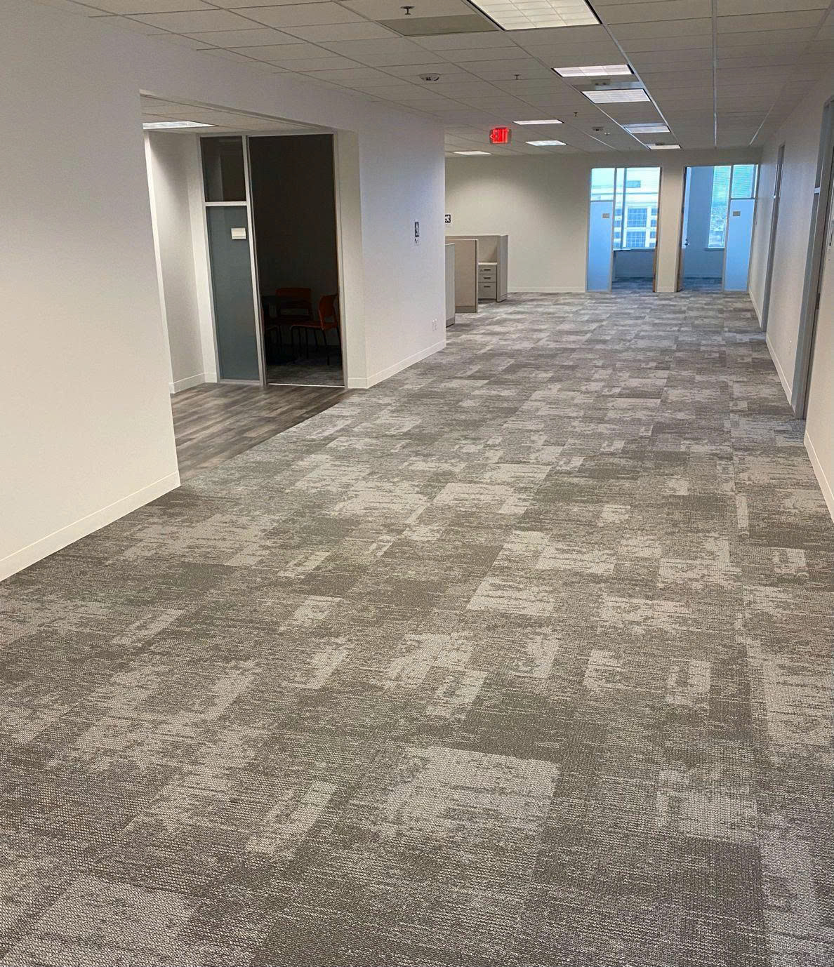 Xu Hướng Thảm Văn Phòng 2025 4 thảm tấm trải sàn văn phòng