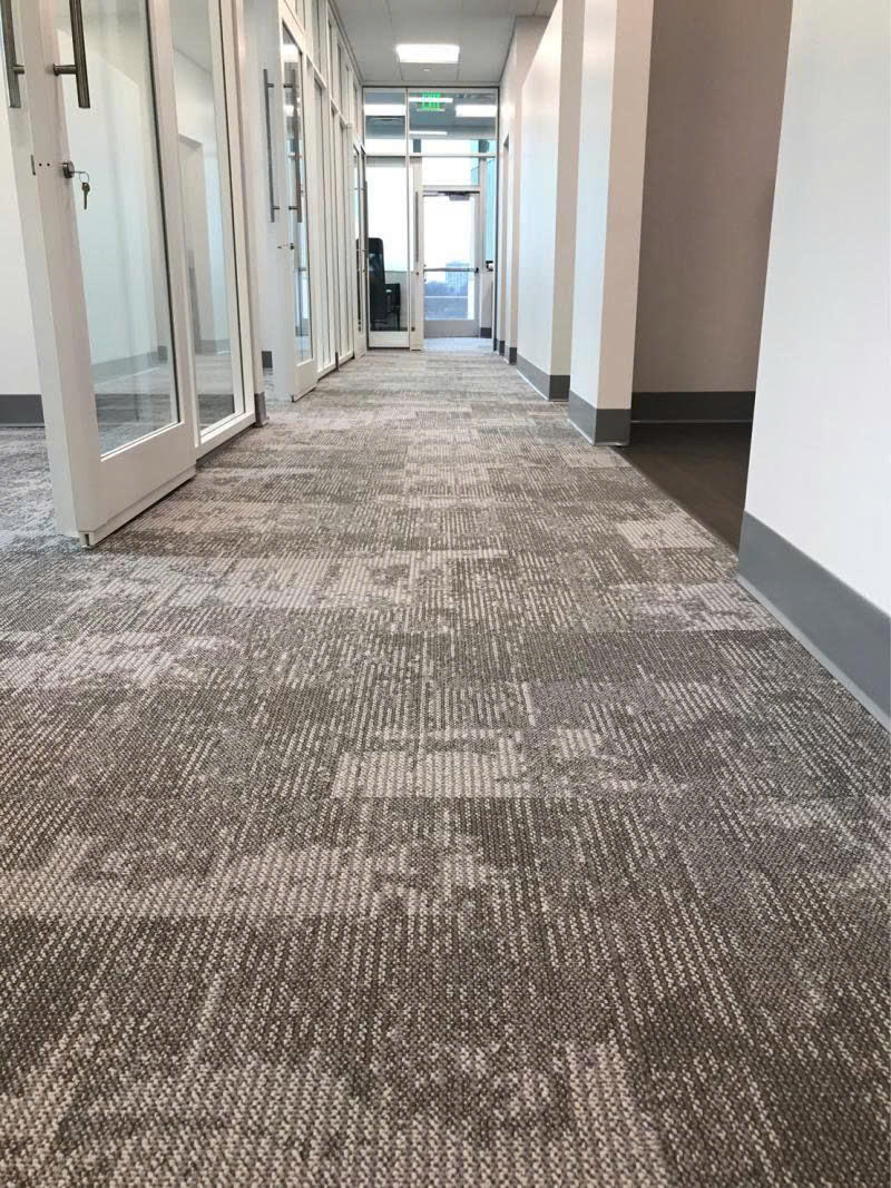 Xu Hướng Thảm Văn Phòng 2025 3 thảm trải sàn hành lang khách sạn