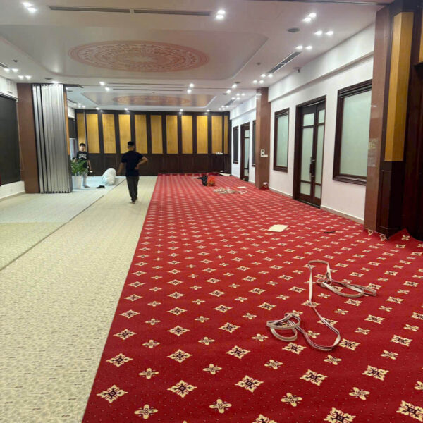 thảm đỏ lót cầu thang Thảm lót cầu thang đẹp