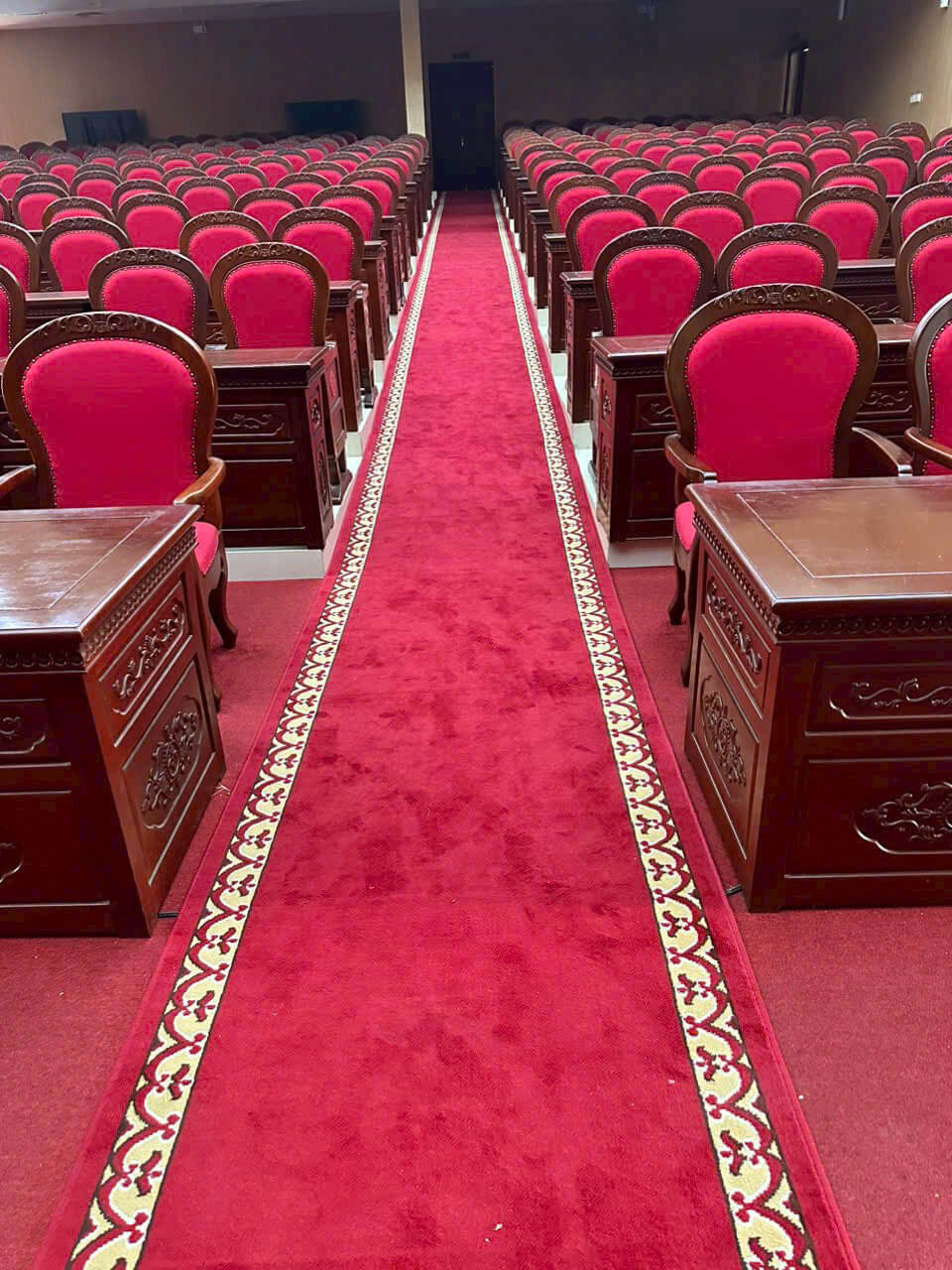 Thảm trải sàn hội trường đẹp và sang trọng